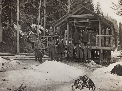 Soldats devant un câble - Josef Zohles