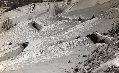 Tranchées dans la neige - Josef Zohles