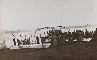 Album "Meine weltkriegs - Erinnerungen South-West Front (Carinthie, Italie, Tyrol du Sud) 31/03/1915-12/11/1918 - Josef Zohles Wien": soldats autrichiens et avion - Josef Zohles