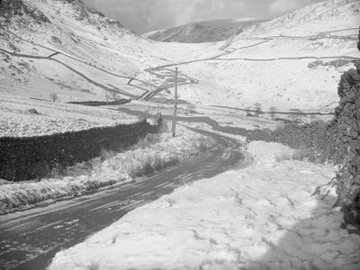 Vue vers le haut de "The Struggle" depuis Ambleside en regardant Kirkstone - Joseph Hardman