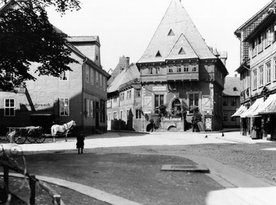 Un ancien Hôtel sur la Place de la Ville, Goslar, c.1910 - Jousset