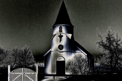 Notre église un soir, 2015 (photographie) - Joy Lions