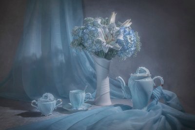 Nature morte au thé bleu pâle - Joyce Guojun Ma