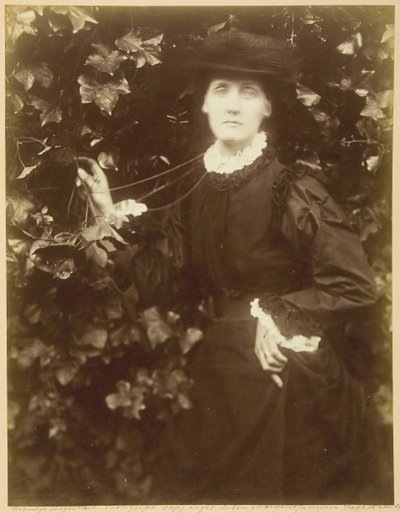 Mme Herbert Duckworth Elle marche dans la beauté - Julia Margaret Cameron