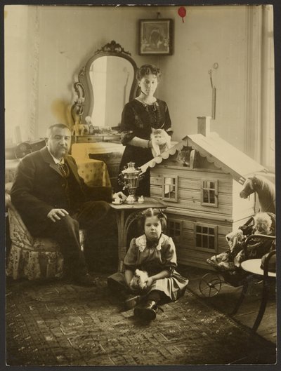Alexandre Kouprine [célèbre écrivain russe] avec sa famille - Karl Karlovitz Bulla