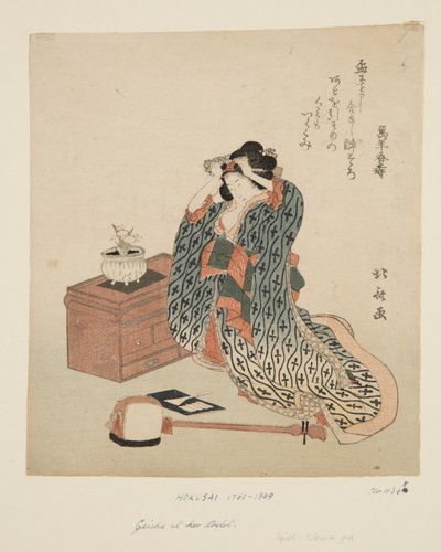 Joueuse de shamisen ajustant ses cheveux - Katsushika Hokusai