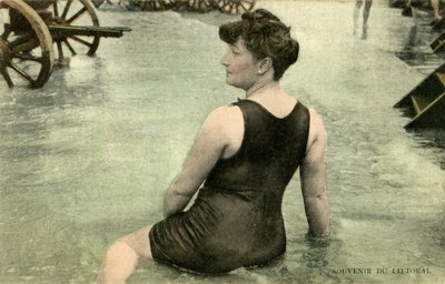 Femme en maillot de bain, vers début 1900 (carte postale) - Alec Hunter
