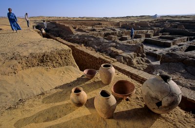 Ancien établissement, Mission française, Ancien Empire égyptien; Oasis de Dakhla; Balat; Égypte - Kenneth Garrett