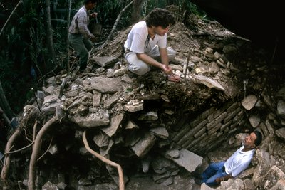 Cancuen, Guatemala, Arthur Demarest, Rudy Larios, Maya, palais, Période classique, Peten, 2004 - Kenneth Garrett