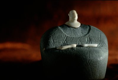 Figurine humaine composite en stéatite et pierre blanche; Civilisation de l
