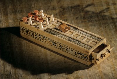 Plateau de jeu en ivoire, 20 cases avec pièces de jeu - Kenneth Garrett