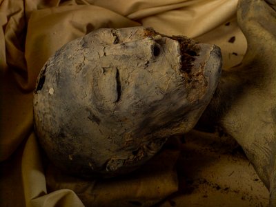 Momie de la mère du roi Toutankhamon (connue sous le nom de la Dame Jeune) - Kenneth Garrett