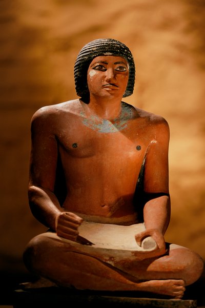 Statue en calcaire peint d