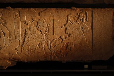 Banc du trône du Temple 21, sculpture du roi Akhal Mo Nab, Palenque, Mexique, 2005 - Kenneth Garrett