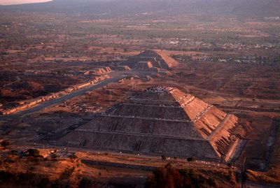 Teotihuacan; Pyramide de la Lune; Pyramides; Méso-Amérique; Mexique; Cultures anciennes, 2005 - Kenneth Garrett