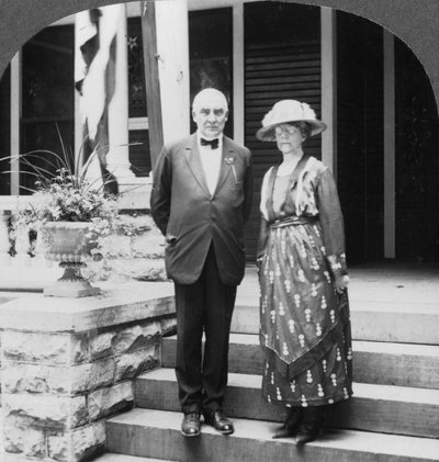 Le président et Mme Harding chez eux, Marion, Illinois, USA - Keystone View Company