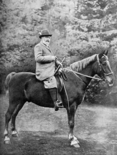 Le roi Édouard VII se rendant aux couverts à Sandringham, Norfolk, vers 1902-1910, 1910 - Knights Whittome