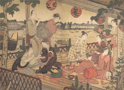 Deux jeunes hommes et plusieurs femmes dînant dans une maison de thé sur la rive de la rivière Sumida - Kubo Shunman