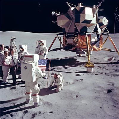 groupe de personnes avec caméra TV montrant la falsification du projet Apollo 11 3 - Kurt Heppke