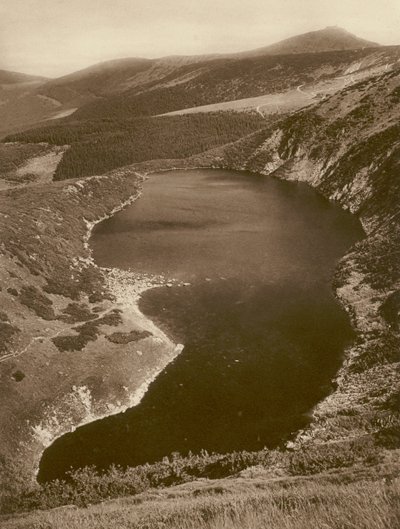 Le Grand Étang et le Schneekoppe (Riesengebirge) (photo n/b) - Kurt Hielscher