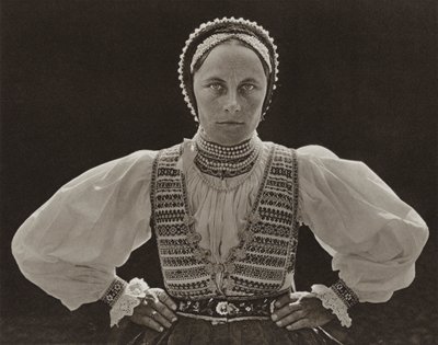 Roumanie : Ghinda, femme saxonne - Kurt Hielscher