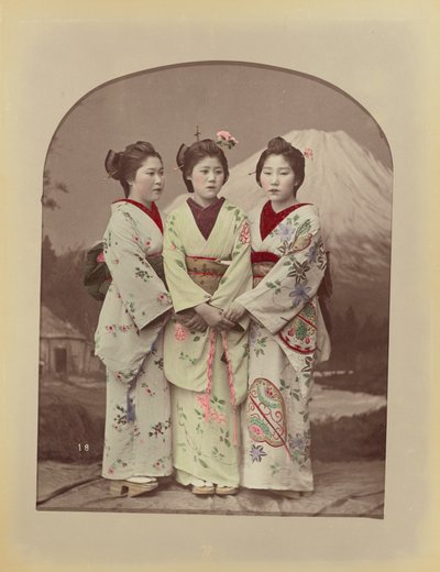 [Trois filles] - Kusakabe Kimbei