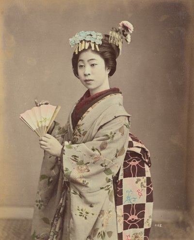 [Jeune femme avec un éventail] - Kusakabe Kimbei