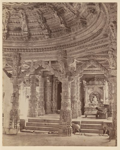 Intérieur du temple Delwara montrant les piliers et le dôme du toit, Mont Abu - Lala Deen Dayal