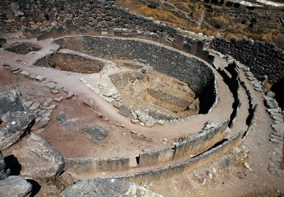 Vue aérienne du premier cercle de tombes (cimetière royal) découvert par l