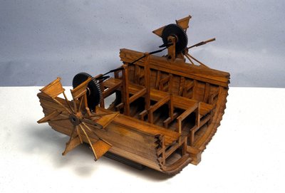 Bateau à propulsion à roues. Modèle d