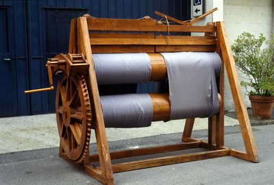 Métier à tisser la laine. Modèle d