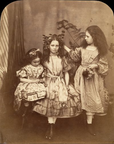 Flora Rankin, Irene MacDonald et Mary Josephine MacDonald à Elm Lodge - Lewis Carroll