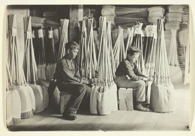Garçons dans la salle d