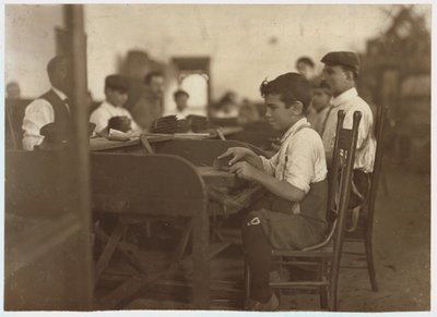 Apprenti enfant à la fabrique de cigares De Pedro Casellas, Tampa, Floride, 1909 - Lewis Wickes Hine