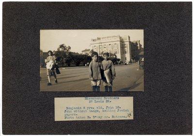 Frères Eisenberg, 27 Lewis Street, New York City, c.1910-13 - Lewis Wickes Hine