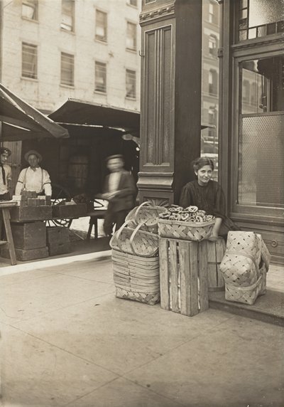 Lena Lochiavo, 11 ans, vendeuse de paniers et de bretzels, au marché de Sixth Street devant l