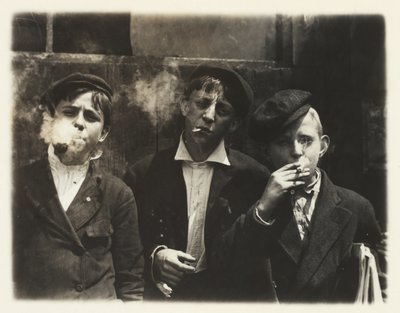 Newsies à Skeeter Branch, St. Louis, Missouri, 11h00 - Lewis Wickes Hine