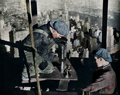 Rivetage des derniers boulons sur le mât du matin de l