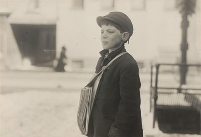 Tony Casale, Bologne, 11 ans, vend des journaux depuis 4 ans, Hartford..., mars 1909 - Lewis Wickes Hine