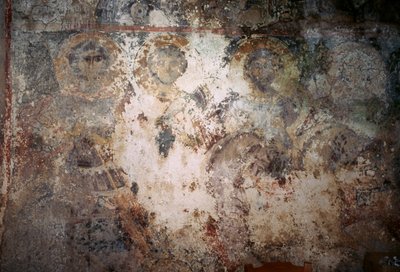 Fresque endommagée avec des saints, église de la Métamorphose Sotiros, Voutas, Crète, Grèce (photo) - Unbekannt Unbekannt