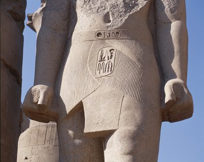 Détail de la statue colossale du pharaon avec cartouche de la Cour de Ramsès II - Unbekannt Unbekannt