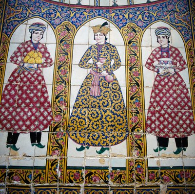 Figures féminines en tenue traditionnelle persane, décoration en carreaux de majolique, maison Qavam également connue sous le nom de Narenjestan e Ghavam - Unbekannt Unbekannt