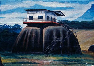 Fresque représentant la maison des tribus forestières reconstituée au Musée ethnologique Amazonas Monsignor Enzo Ceccarelli, Puerto Ayacucho, État d