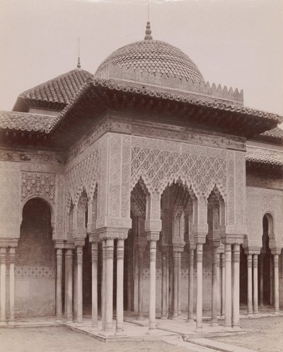 [Cour des Lions, Alhambra, Grenade], 1880s-90s - Likely Sebastiano Tassinari.