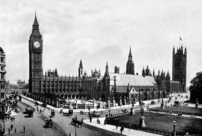 Les Chambres du Parlement et Westminster Hall vues de Parliament Square, Londres, vers 1905 - London Stereoscopic and Photographic Co
