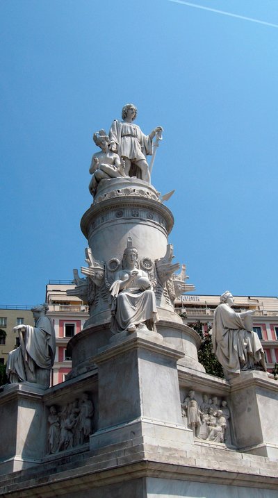 Monument en hommage au navigateur Christophe Colomb (Cristoforo Colombo). Sculpture en marbre par Lorenzo Bartolini. Piazza Acquaverde, Gênes, Italie - Lorenzo Bartolini