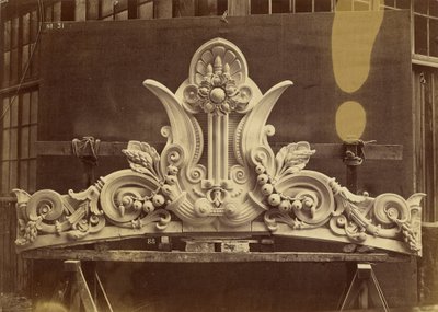 Amortissement des frontons des pavillons. Facade principale. - Louis Emile Durandelle