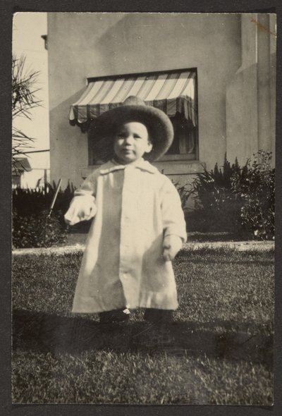 [Bébé au grand chapeau] - Louis Fleckenstein
