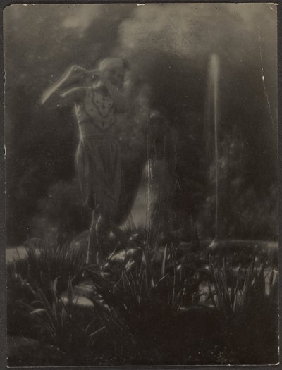 [Danseuse dans le jardin] - Louis Fleckenstein
