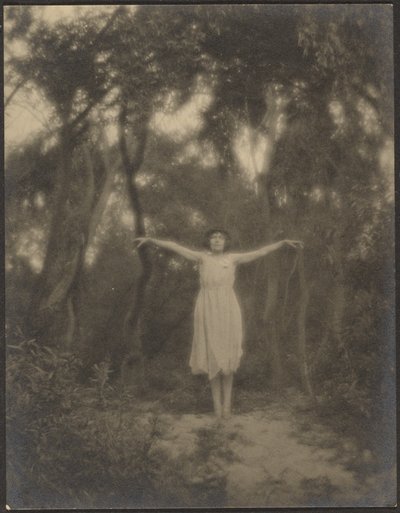 [Danseuse dans un jardin] - Louis Fleckenstein
